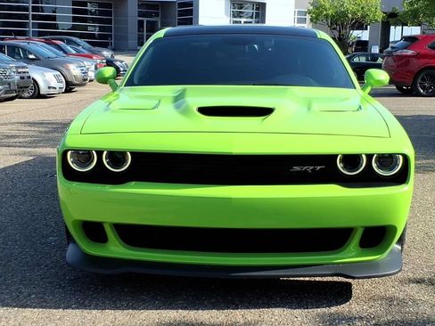 Used 2015 Dodge Challenger SRT Hellcat RWD image 8