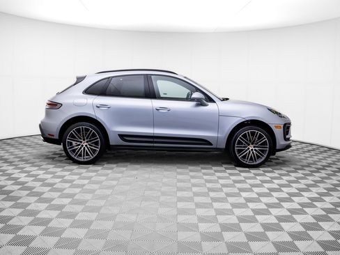 Certified 2026 Porsche Macan AWD/4WD image 6