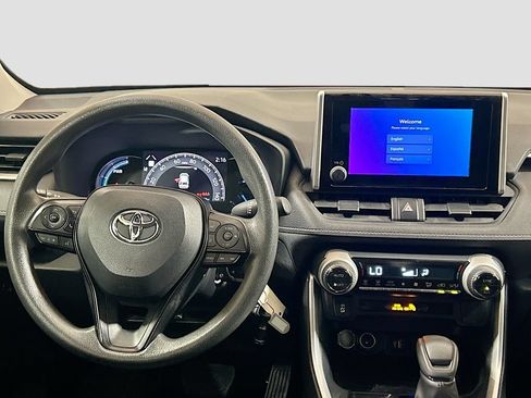 Used 2023 Toyota RAV4 LE AWD/4WD image 18