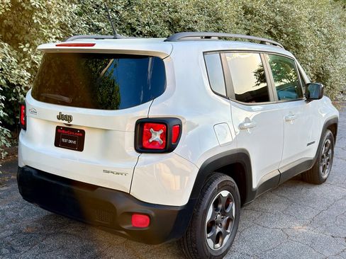 Used 2017 Jeep Renegade Sport w/ Power & Air Group FWD image 3