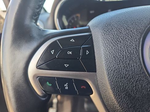 Used 2018 Jeep Grand Cherokee Limited image 22