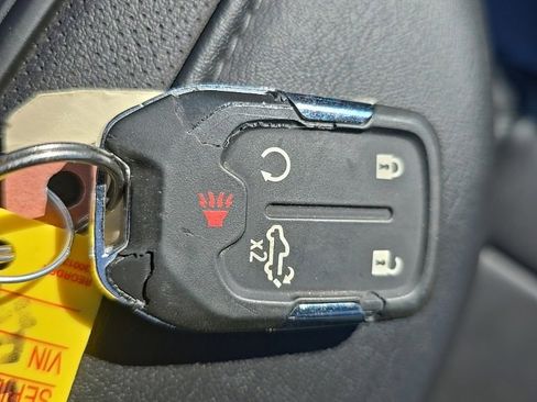 Used 2022 Chevrolet Silverado 2500 High Country w/ Z71 Off-Road Package image 8