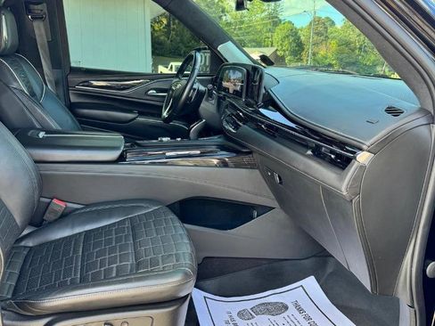 Used 2023 Cadillac Escalade ESV V image 37