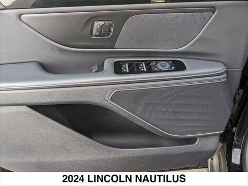 Used 2024 Lincoln Nautilus Reserve w/ Jet Appearance Package (87T) image 10