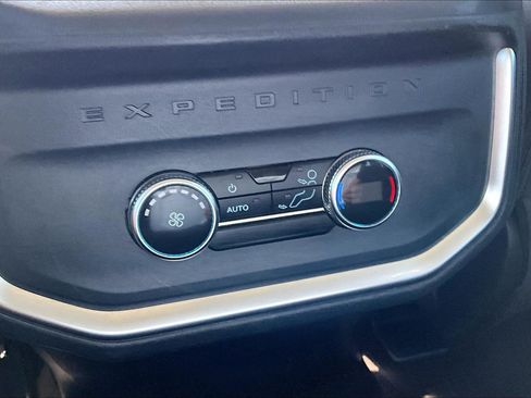 Used 2025 Ford Expedition Max Active RWD image 35