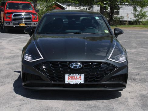 Used 2022 Hyundai Sonata SEL Plus FWD image 2