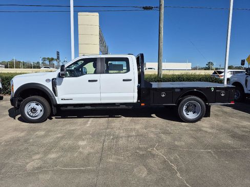 New 2026 Ford F550 4x4 Crew Cab image 2