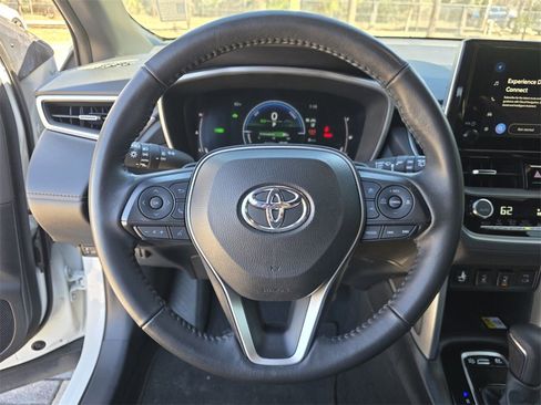 Used 2023 Toyota Corolla Cross SE w/ Convenience Package image 28