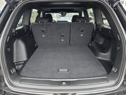 New 2025 Jeep Grand Cherokee Laredo X w/ Luxury Tech Group I RWD image 15