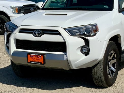 Used 2024 Toyota 4Runner TRD Off-Road AWD/4WD image 9