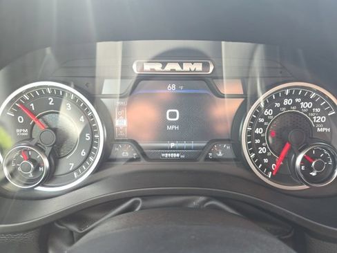 Used 2025 RAM 1500 Big Horn AWD/4WD image 13