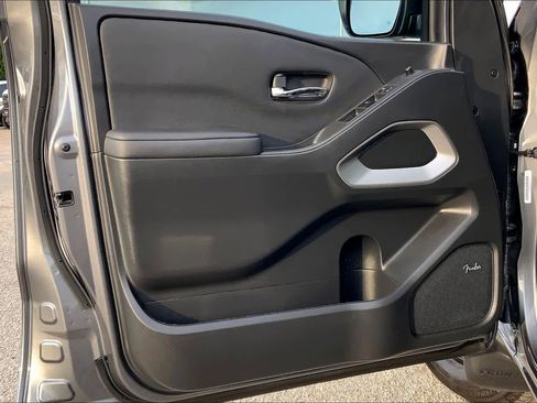 Used 2024 Nissan Frontier SV w/ SV Convenience Package RWD image 21