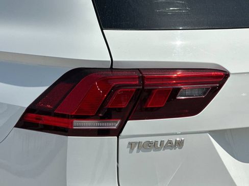 Used 2018 Volkswagen Tiguan S FWD image 25