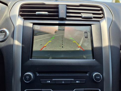 Used 2018 Ford Fusion SE w/ Fusion SE Technology Package FWD image 30