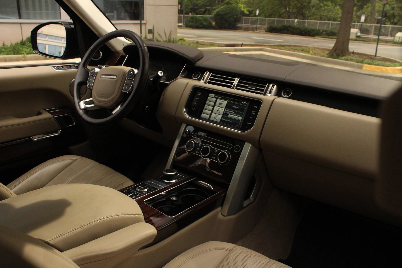 Used 2015 Land Rover Range Rover Long Wheelbase Supercharged AWD/4WD image 25