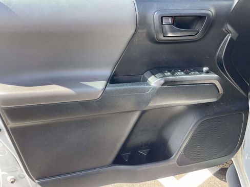 Used 2017 Toyota Tacoma SR5 w/ Tow Package image 14