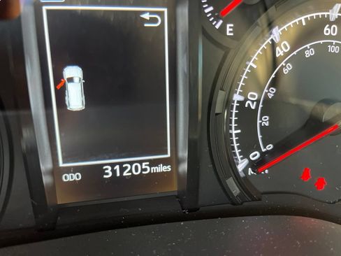 Used 2021 Toyota 4Runner Trail Special Edition AWD/4WD image 5