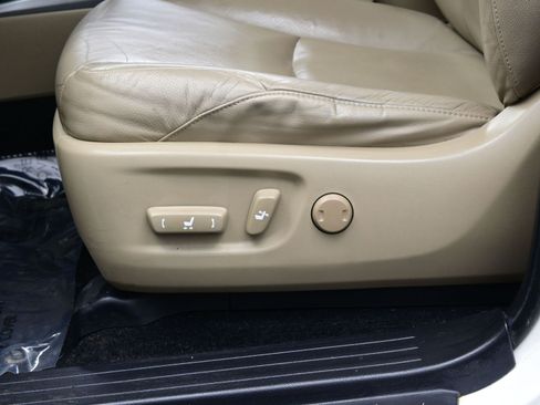 Used 2013 Toyota 4Runner SR5 image 11