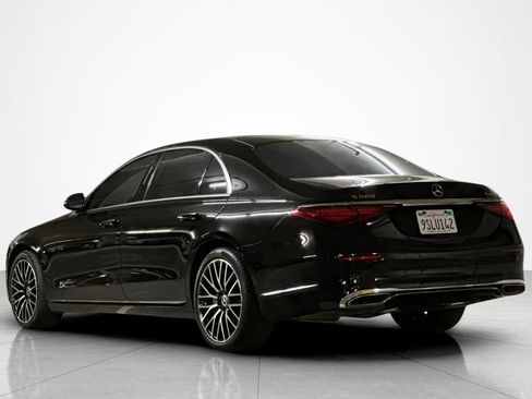 Used 2025 Mercedes-Benz S 580 4MATIC Sedan image 3