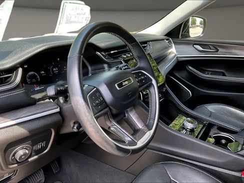 Used 2022 Jeep Grand Cherokee L Limited w/ Luxury Tech Group II AWD/4WD image 12