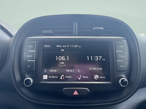 Used 2025 Kia Soul LX w/ LX Technology Package FWD image 15