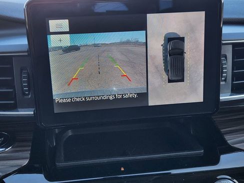 Used 2023 Ford Explorer Limited image 19