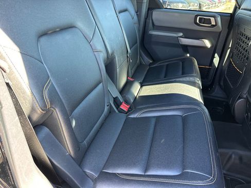 Used 2023 Ford Bronco Badlands w/ Sasquatch Package image 15