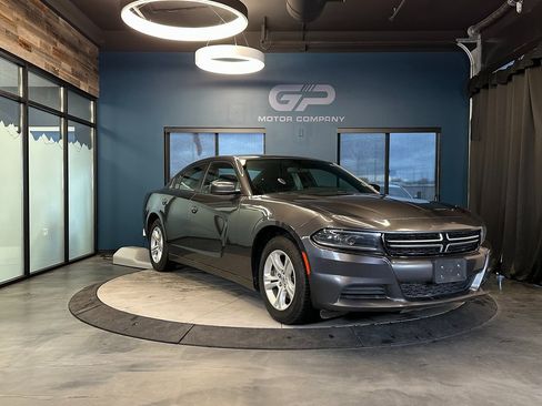 Used 2022 Dodge Charger SXT image 1