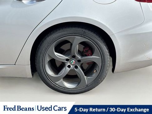 Used 2017 Alfa Romeo Giulia w/ Sport Appearance Package RWD image 33