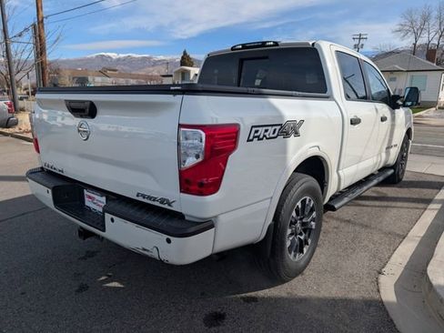 Used 2018 Nissan Titan PRO-4X AWD/4WD image 4