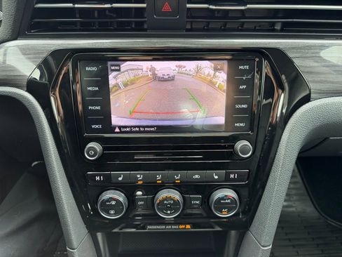 Used 2020 Volkswagen Passat 2.0T R-Line image 24