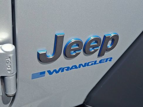 Used 2023 Jeep Wrangler Unlimited w/ Cold Weather Group AWD/4WD image 29