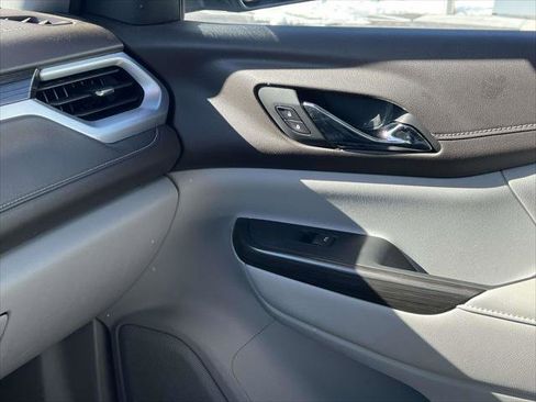 Used 2022 GMC Acadia SLT image 37