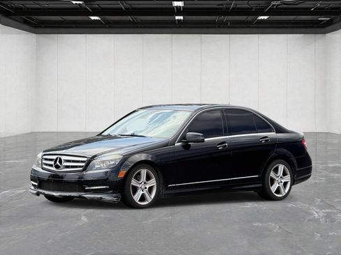 Used 2011 Mercedes-Benz C 300 4MATIC Sedan image 1