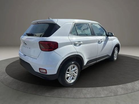 Used 2021 Hyundai Venue SE image 5