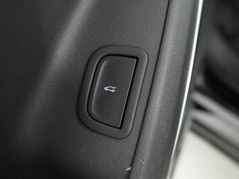Used 2025 Chevrolet Traverse High Country w/ LPO, Floor Liner Package FWD image 16