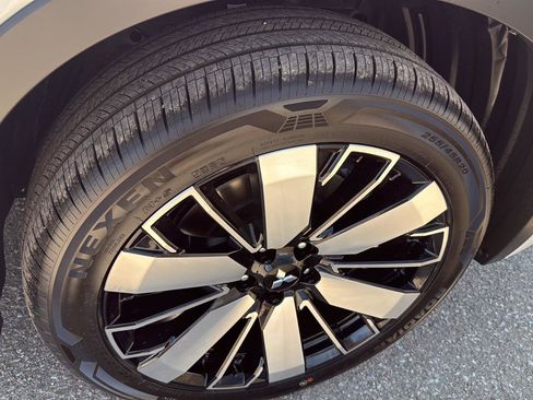 New 2026 Mitsubishi Outlander SEL AWD/4WD image 12