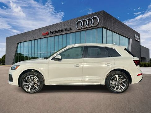 Used 2023 Audi Q5 2.0T Premium w/ Convenience Package AWD/4WD image 2