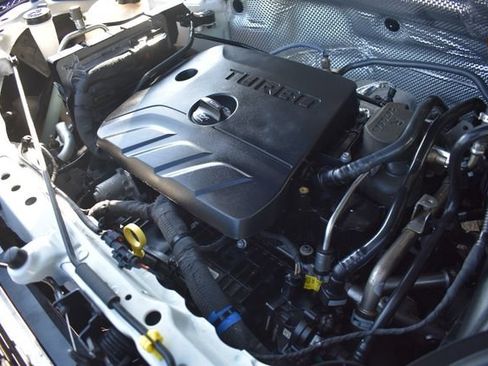 Used 2023 Chevrolet TrailBlazer LT FWD image 34