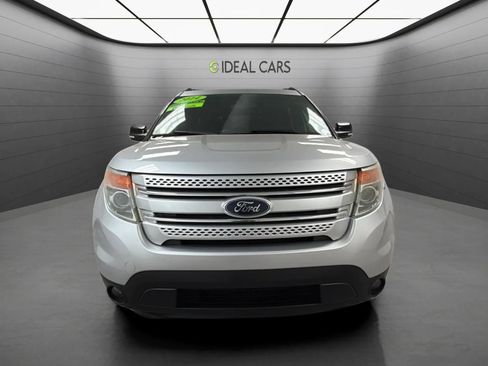 Used 2014 Ford Explorer XLT FWD image 2