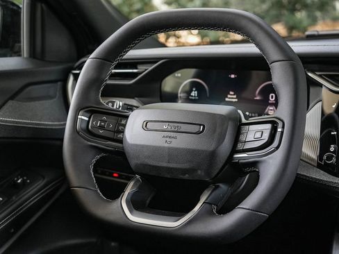 New 2026 Jeep Cherokee Laredo image 15