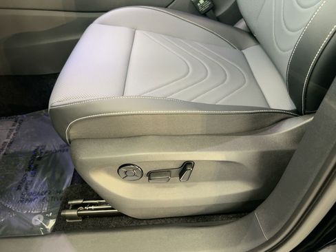 New 2026 Volkswagen Tiguan SE R-Line image 14