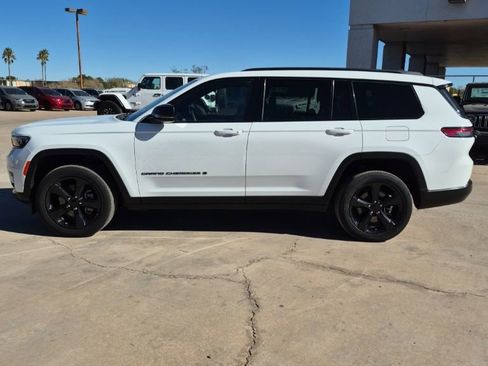 Used 2023 Jeep Grand Cherokee L Laredo AWD/4WD image 14