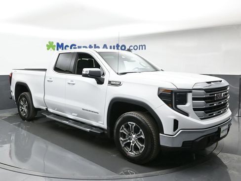 New 2025 GMC Sierra 1500 SLE w/ Preferred Package image 2