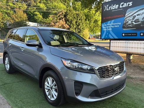 Used 2020 Kia Sorento LX AWD/4WD image 1
