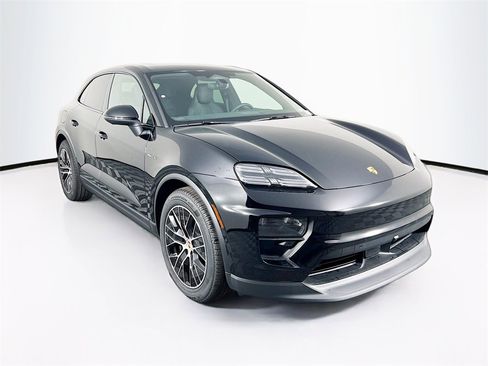 New 2025 Porsche Macan 4 Electric image 7