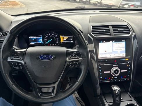 Used 2018 Ford Explorer Sport w/ Equipment Group 401A AWD/4WD image 3