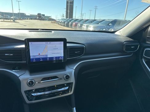 Used 2021 Ford Explorer XLT w/ Equipment Group 202A image 14