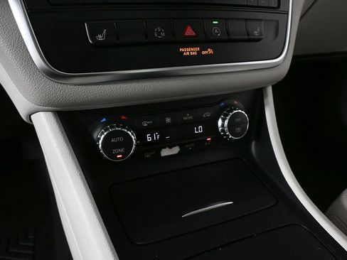 Used 2015 Mercedes-Benz CLA 250 image 13