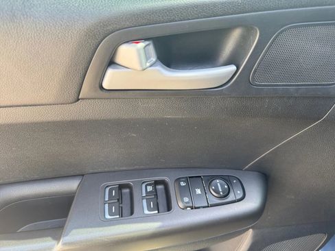 Used 2019 Kia Sportage LX FWD image 15